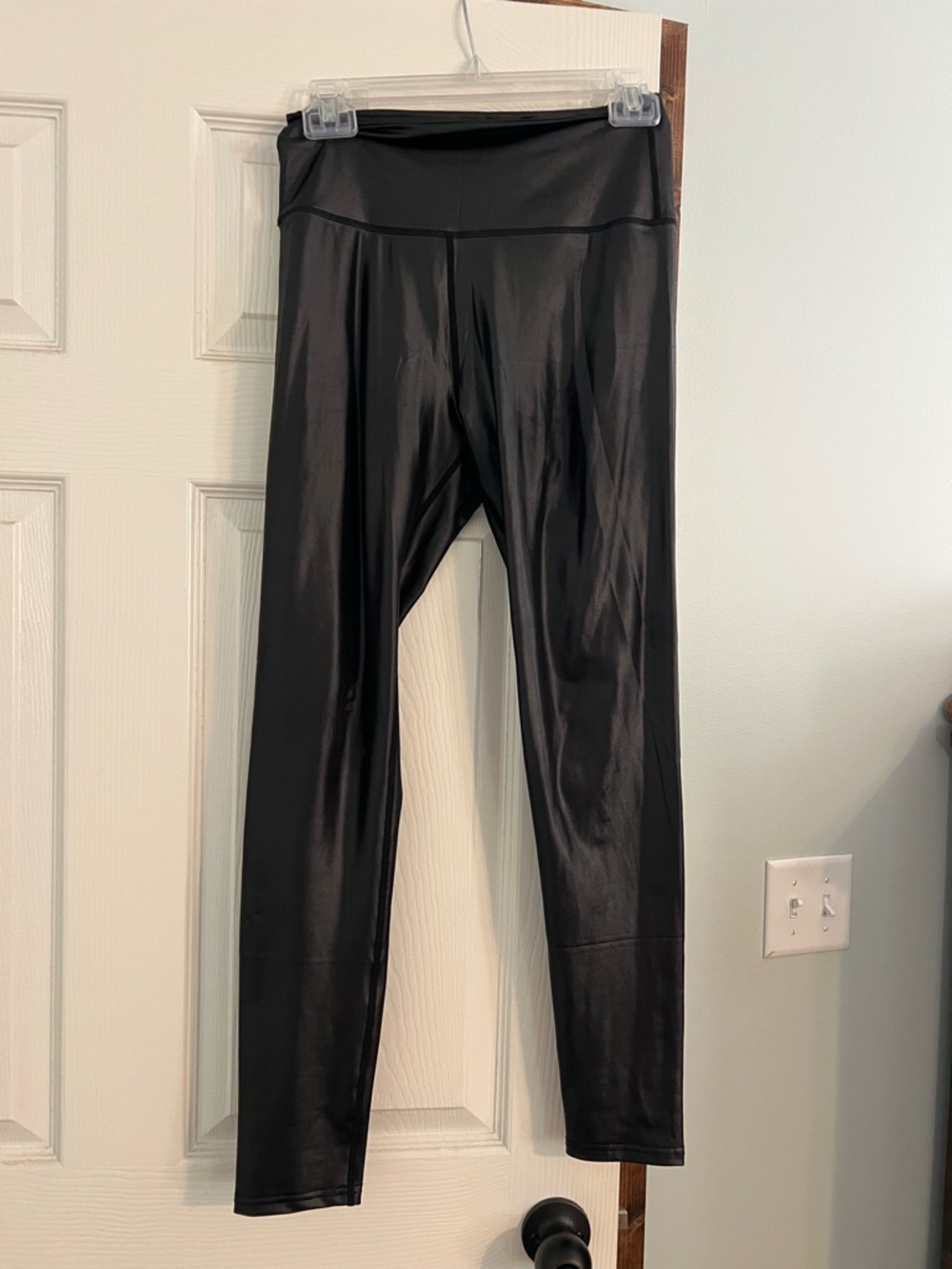 Black Shiny High-Waist Leggings